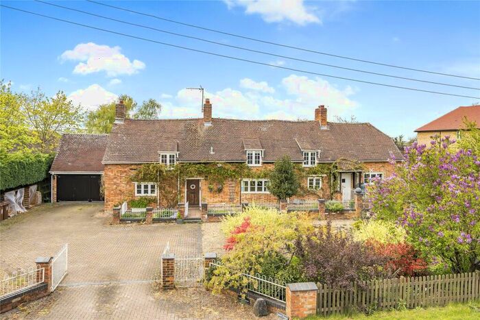 5 Bedroom Detached House For Sale In Grendon Road, Edgcott, Aylesbury, Buckinghamshire, HP18