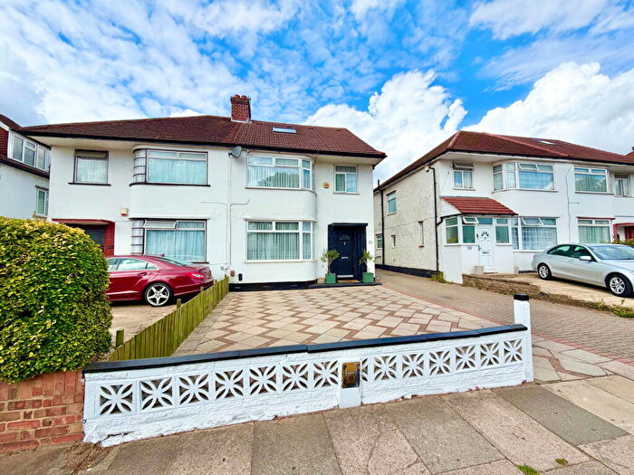 4 Bedroom Semi-Detached House For Sale In Church Lane, Kingsbury, London, NW9
