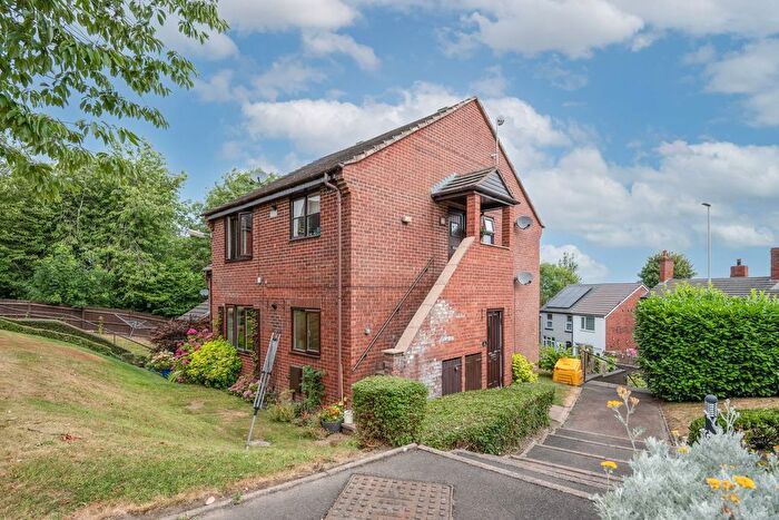 2 Bedroom Maisonette For Sale In Juniper Rise, Halesowen, B63
