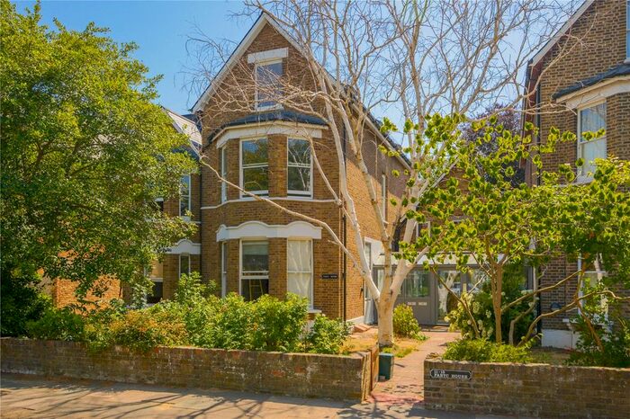 5 Bedroom Detached House To Rent In Cumberland Road, Richmond, TW9