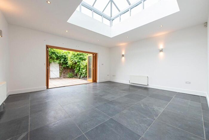 5 Bedroom Terraced House To Rent In Leverton Street, Kentish Town, NW5