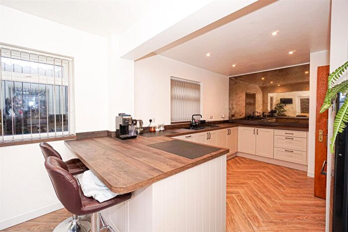 2 Bedroom Detached Bungalow For Sale In Ashford Road, Hastings, TN34