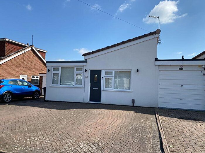 2 Bedroom Semi-Detached Bungalow To Rent In Lydgate Road, Kingswinford, DY6