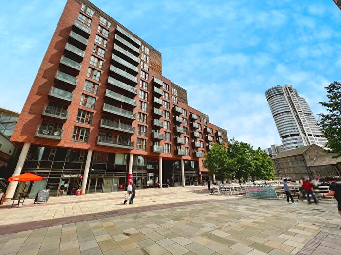 2 Bedroom Flat To Rent In Wharf Approach, Leeds, West Yorkshire, LS1