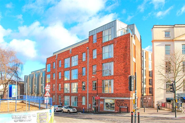 2 Bedroom Apartment For Sale In Armidale Place, Montpelier, Bristol, BS6