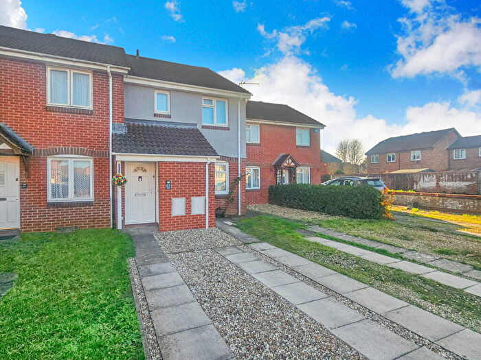 2 Bedroom Maisonette For Sale In Raleigh Close, Churchdown, Gloucester, GL3