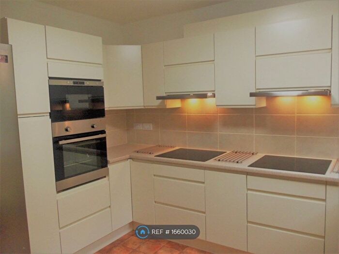 5 Bedroom Semi-Detached House To Rent In Kedleston Road, Derby, DE22