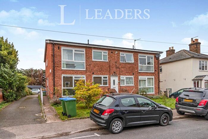 2 Bedroom Flat To Rent In Willow Lodge, Pemberton Road, East Molesey, KT8