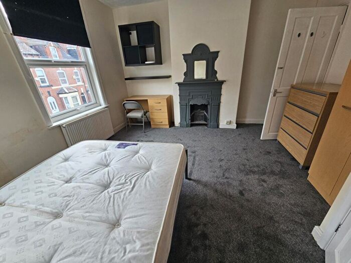 3 Bedroom House To Rent In Hessle View, Leeds, LS6