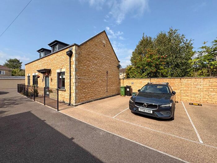 3 Bedroom Detached House For Sale In Wellsway, Bath, BA2