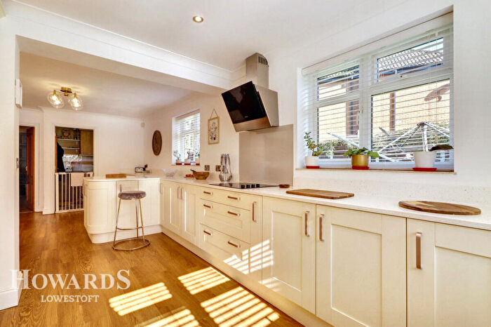 5 Bedroom Detached House For Sale In Rookery Close, Lowestoft, NR33