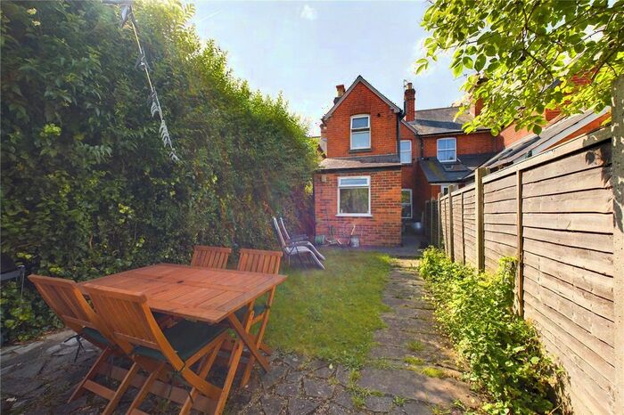 1 Bedroom Flat To Rent In Horseshoe Road, Pangbourne, Reading, Berkshire, RG8