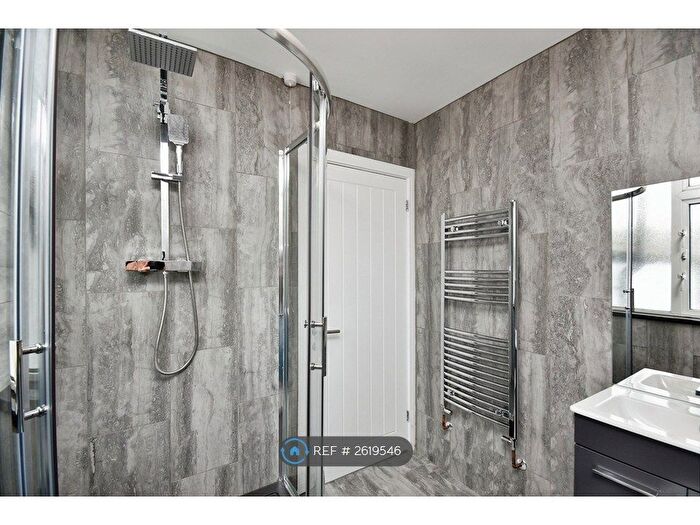 2 Bedroom Flat To Rent In Coveny Street, Cardiff, CF24