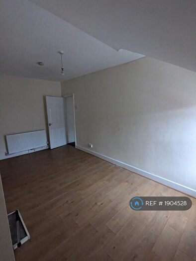 2 Bedroom Flat To Rent In King Street, Wallasey, CH44
