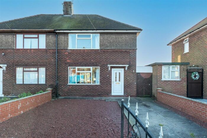 2 Bedroom Semi-Detached House For Sale In Dempster Avenue, Goole, DN14