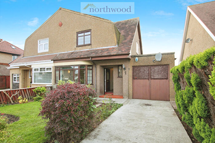 2 Bedroom Semi-Detached House For Sale In Princes Street, Stirlingshire, Grangemouth, FK3