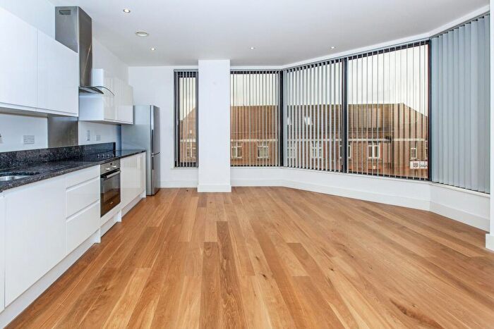 1 Bedroom Flat To Rent In Cornwall House, - High Street, Slough, SL1