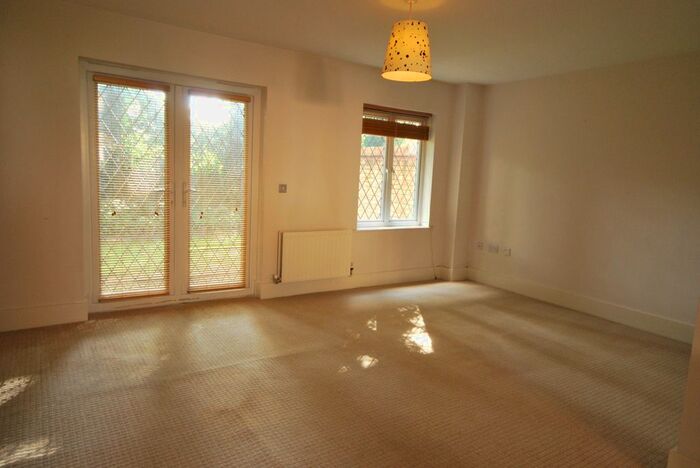 3 Bedroom Town House To Rent In Reeceton Gardens, Bolton, BL1