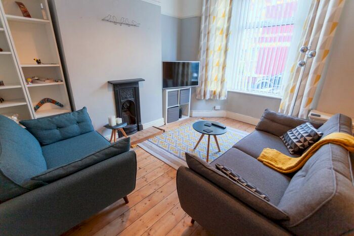 3 Bedroom House To Rent In Blythswood Street, L17