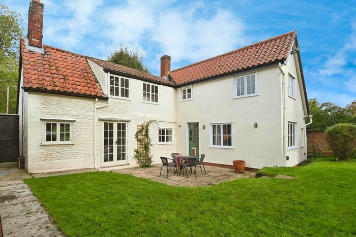 4 Bedroom Semi-Detached House For Sale In Blacksmiths Lane, Shudy Camps, Cambridge, Cambridgeshire, CB21