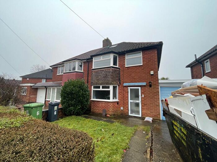 3 Bedroom Semi Detached House To Rent In Clausen Close, Birmingham, B43