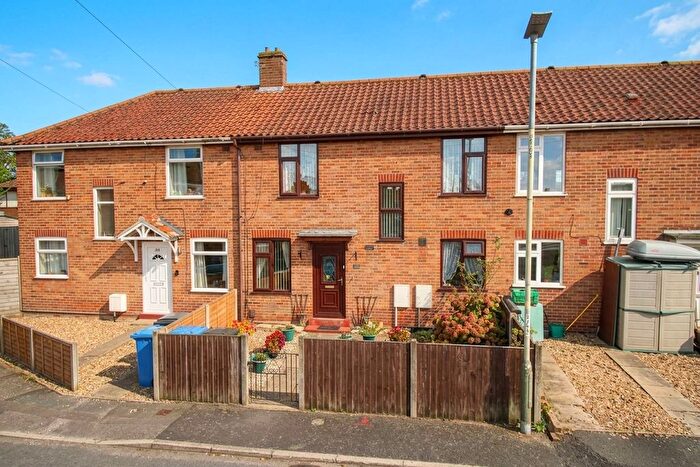 3 Bedroom Terraced House For Sale In Bixley Close, Norwich, NR5