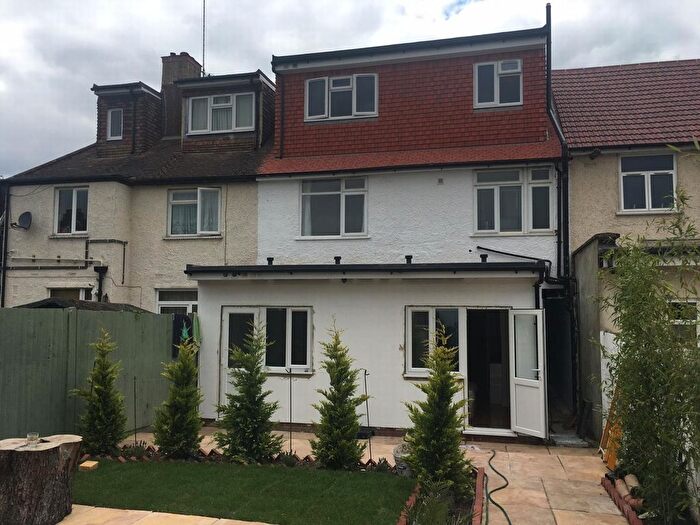 4 Bedroom Flat To Rent In West Way, London, NW10