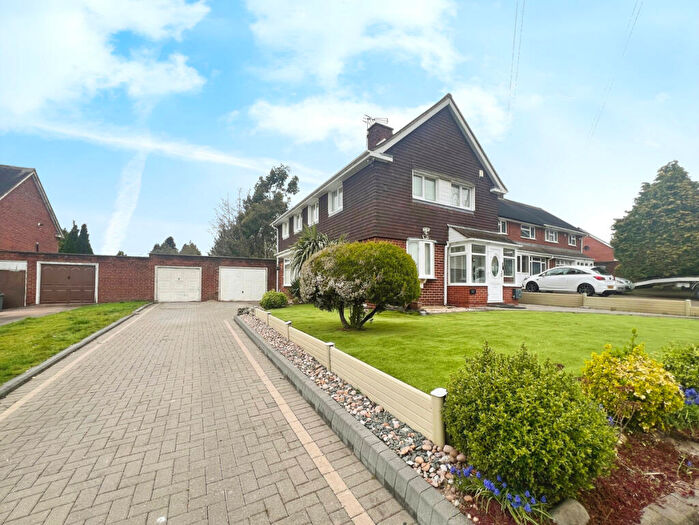 4 Bedroom Detached House To Rent In Weeford Drive, Birmingham, B20