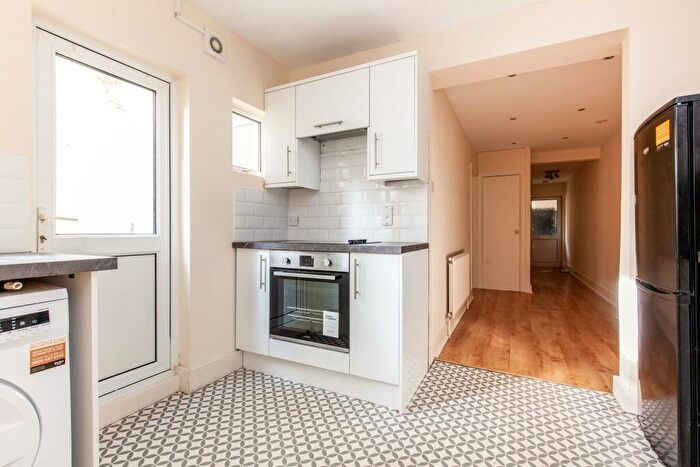 1 Bedroom Apartment To Rent In Town Centre, BN21