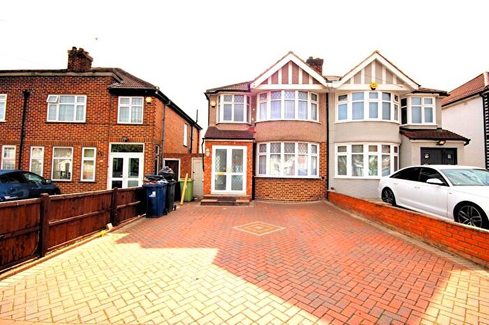 3 Bedroom Semi-Detached House To Rent In Daryngton Drive, Greenford, Middlesex, UB6