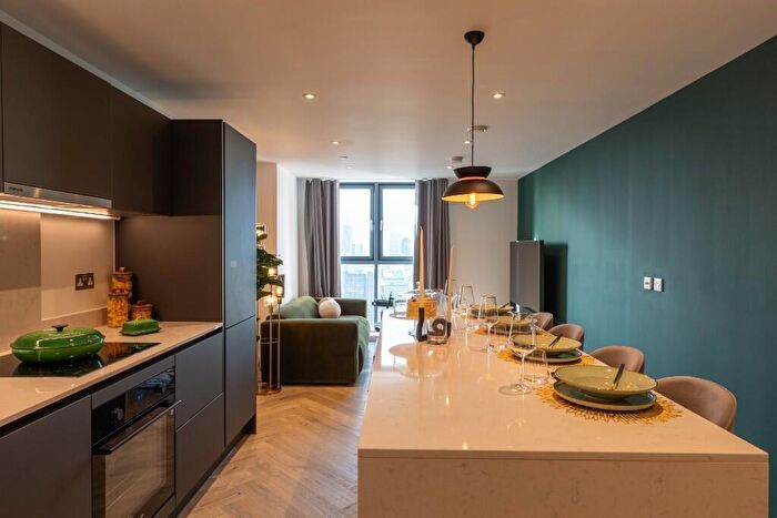 2 Bedroom Flat To Rent In Flat, Swan Street, Manchester, Greater Manchester, M4