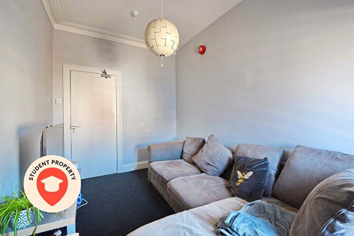 3 Bedroom Apartment To Rent In Whiteladies Road, Bristol, Somerset, BS8