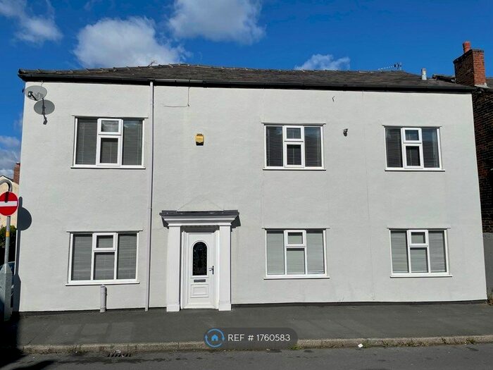 3 Bedroom Terraced House To Rent In Taylor Street, Stalybridge, SK15