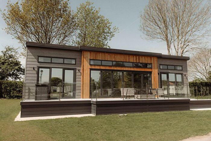 2 Bedroom Lodge For Sale In Mere View Farm, Park Lane Pickmere, WA16