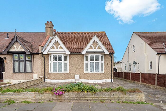 2 Bedroom Semi Detached Bungalow For Sale In Trenance Gardens, Ilford, IG3