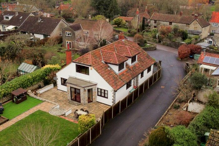 4 Bedroom Detached House For Sale In Bread Street, Pilton, BA4