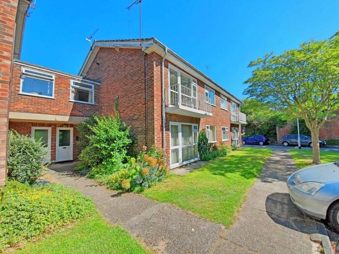 2 Bedroom Apartment To Rent In Park North, IP4