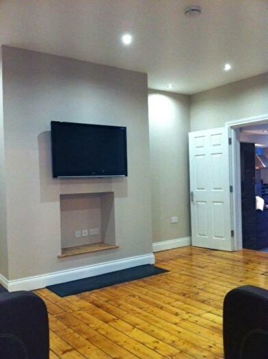 3 Bedroom Apartment To Rent In Greystoke Avenue, NE2