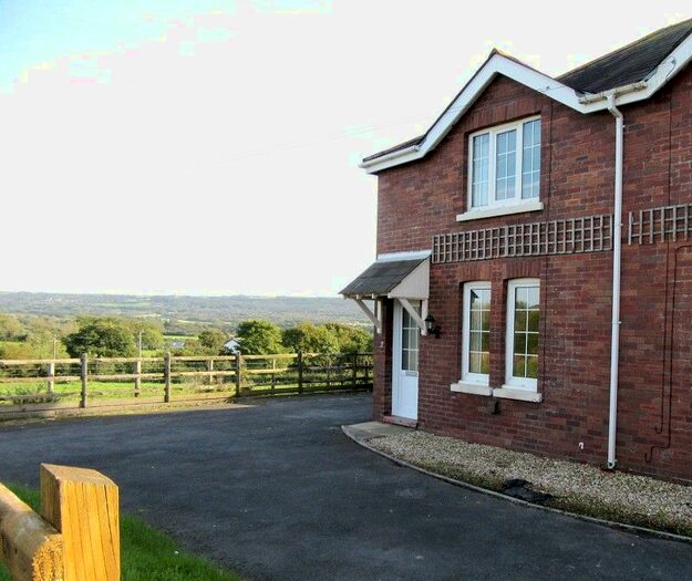 2 Bedroom Semi-Detached House To Rent In Muddlescwm Cottages, Trimsaran Road, Kidwelly, Carmarthenshire., SA17