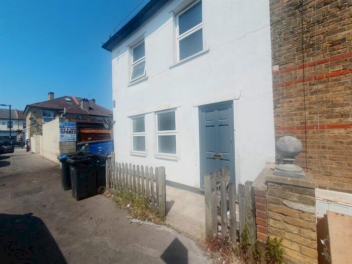 3 Bedroom Flat To Rent In Union Road, Croydon, CR0