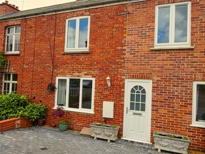 2 Bedroom Garage / Parking To Rent In Lagham Road, South Godstone, Surrey, RH9