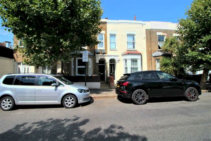 2 Bedroom Flat To Rent In Vicarage Road, Stratford, E15