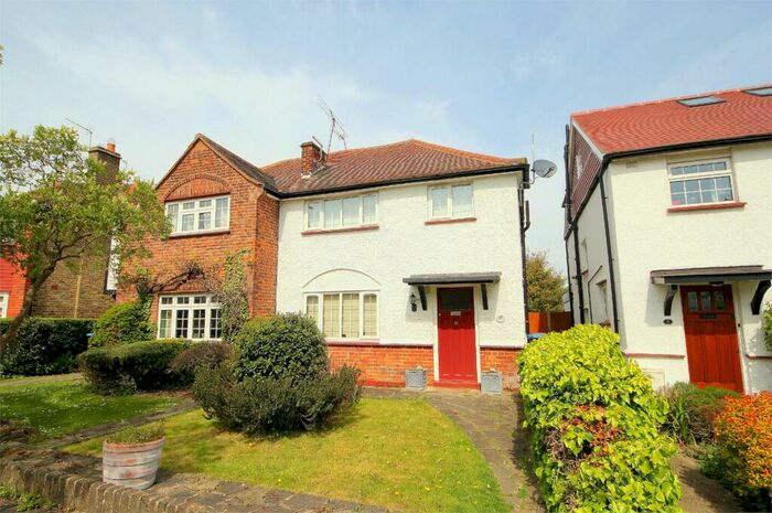 3 Bedroom Semi-Detached House To Rent In Mayfield Avenue, London, N14