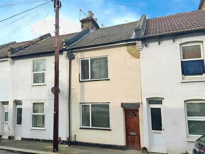 2 Bedroom Terraced House To Rent In Ernest Road, Chatham, Kent, ME4