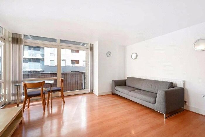 2 Bedroom Flat To Rent In Moore House, Cassilis Road, London, E14