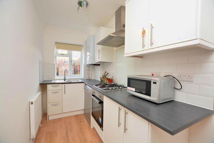 1 Bedroom Flat To Rent In Mildred Avenue, Hayes, UB3