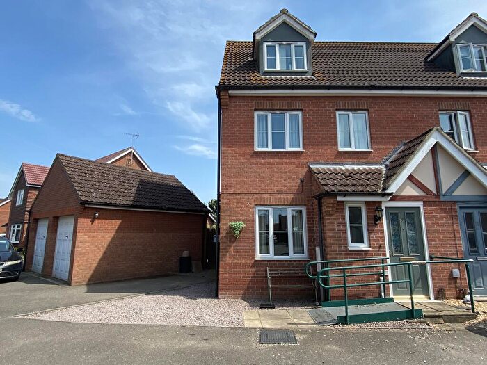 4 Bedroom End Of Terrace House For Sale In Greenwich Avenue, Holbeach, PE12