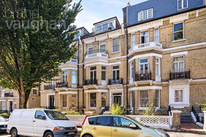 1 Bedroom Flat For Sale In First Avenue, Hove, BN3