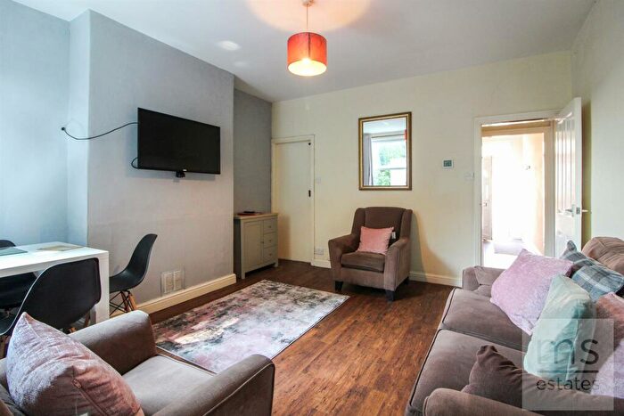 4 Bedroom Semi-Detached House To Rent In £pppw Albert Road, Lenton, Nottingham, NG7