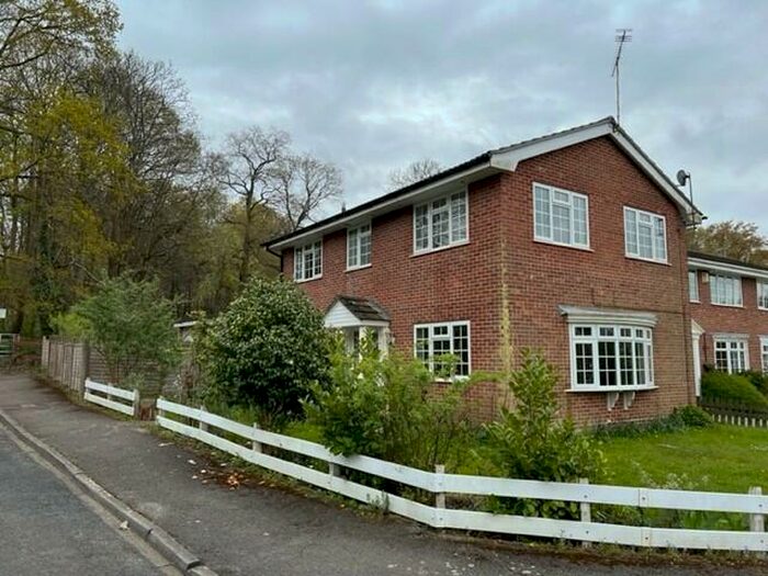 4 Bedroom House To Rent In Spruce Drive, Thornhill Park, SO19